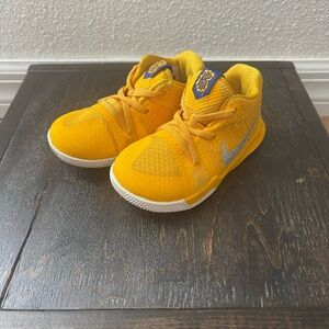 Children/Toddler Kyrie 3 Mac and Cheese - Size 6 (6C)